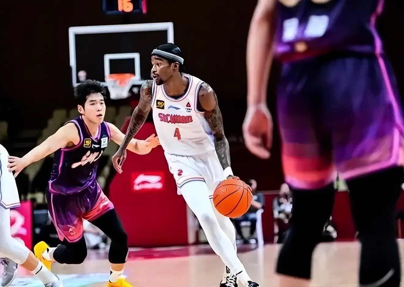 是在欧冠赛, 的作用 是在欧冠赛, 的作用