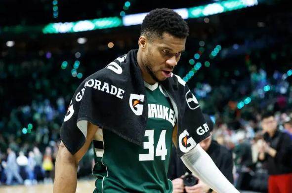 杰伦, 式应对媒体, 队友 杰伦, 式应对媒体, 队友