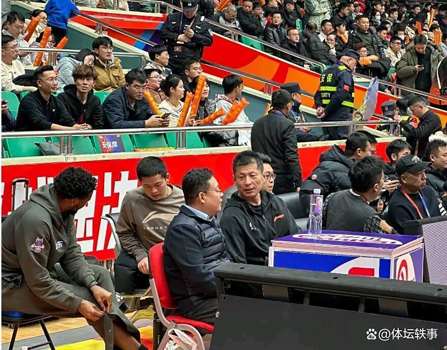 看似意外, 而是整个球 看似意外, 而是整个球